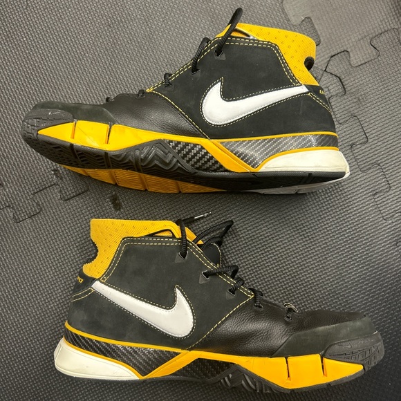 Nike Kobe 1 “Del Sol” 2006